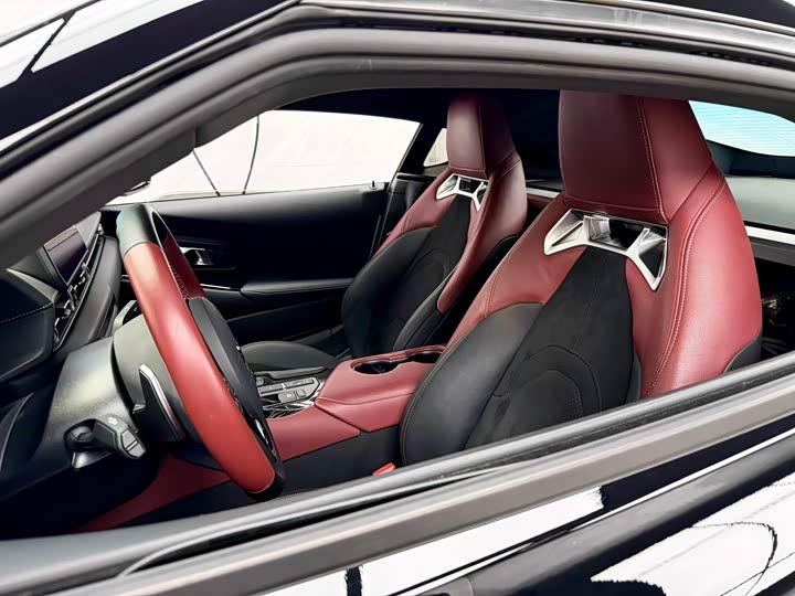 Фото 9 - Toyota Supra