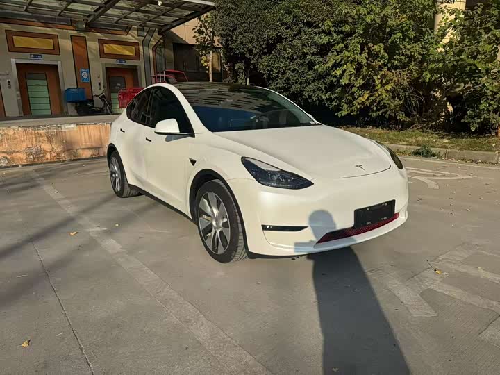 Фото 3 - Tesla Model Y