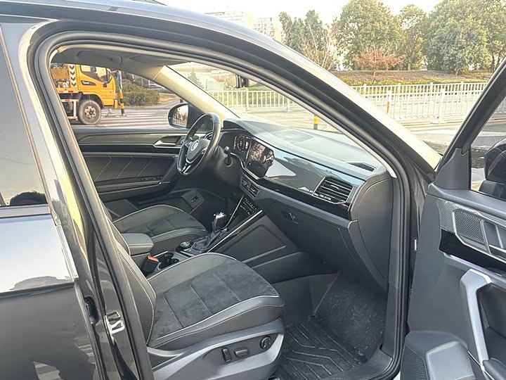 Фото 20 - Volkswagen Tayron