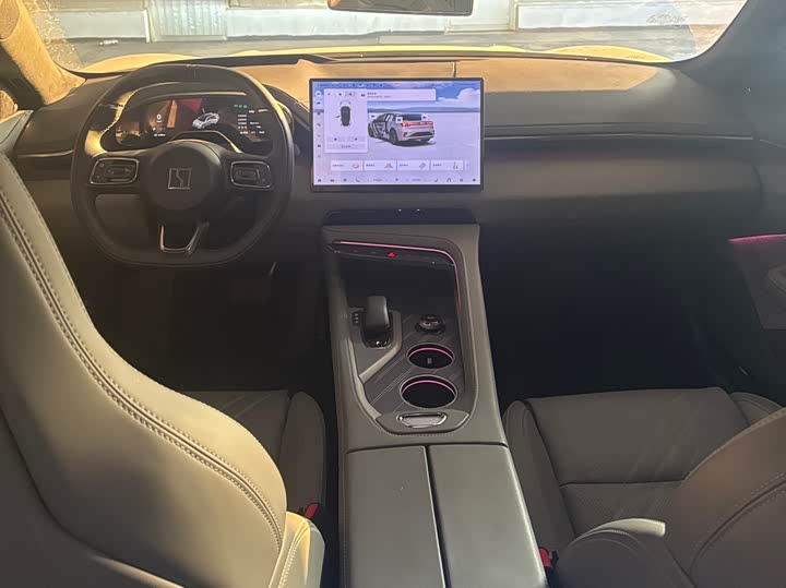 Фото 10 - Zeekr 001