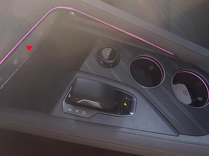 Фото 14 - Zeekr 001