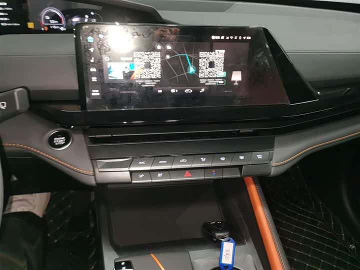 Фото 13 - Changan UNI-V Hybrid