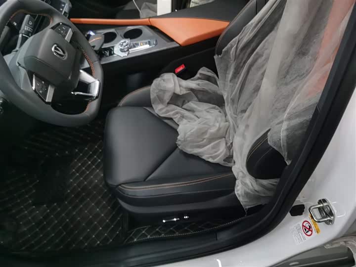 Фото 15 - Changan UNI-V Hybrid