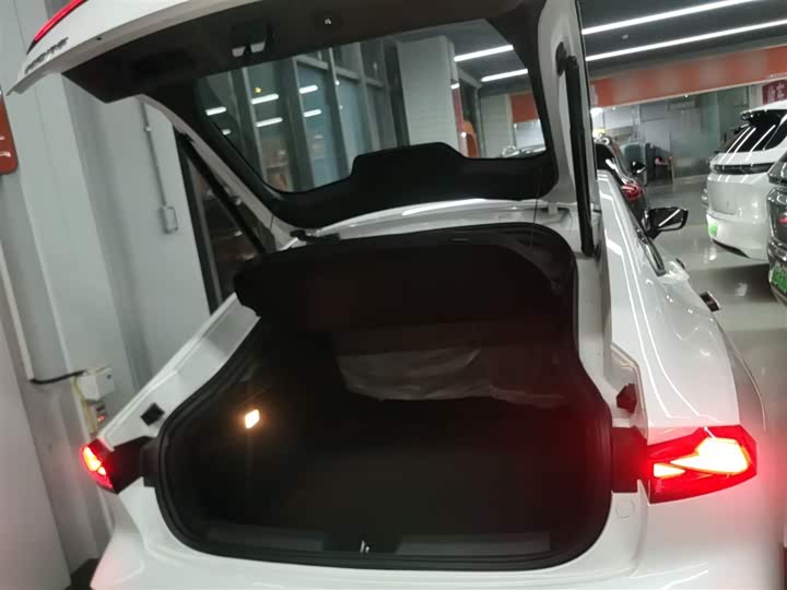 Фото 19 - Changan UNI-V Hybrid