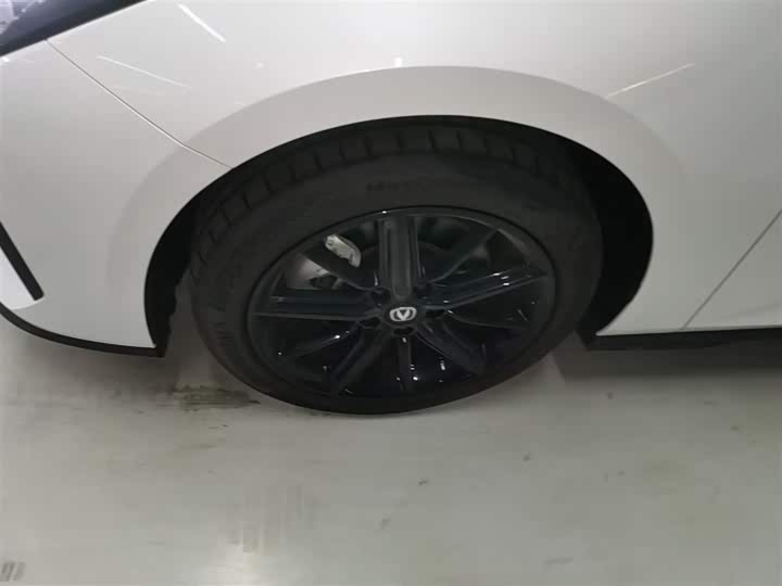 Фото 23 - Changan UNI-V Hybrid