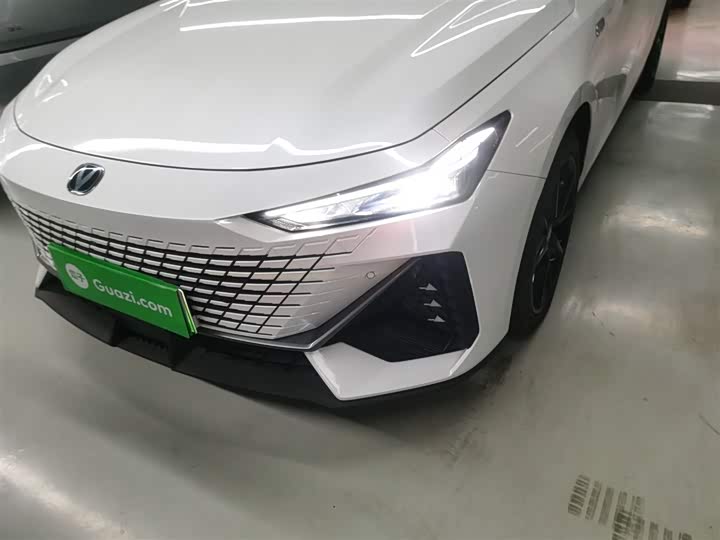 Фото 24 - Changan UNI-V Hybrid