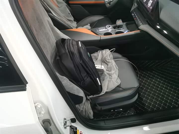 Фото 25 - Changan UNI-V Hybrid