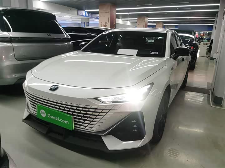 Фото 3 - Changan UNI-V Hybrid