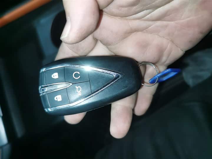 Фото 9 - Changan UNI-V Hybrid