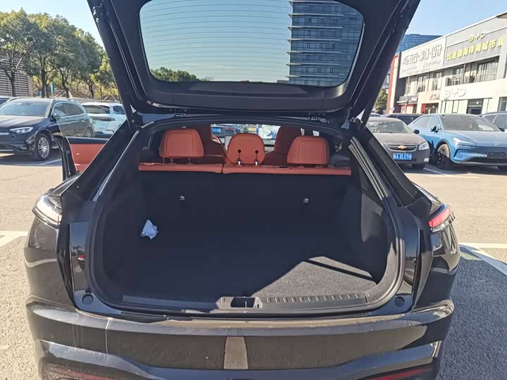 Фото 17 - Nio Onvo L60