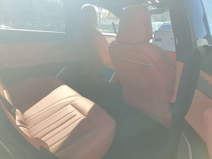 Фото 19 - Nio Onvo L60