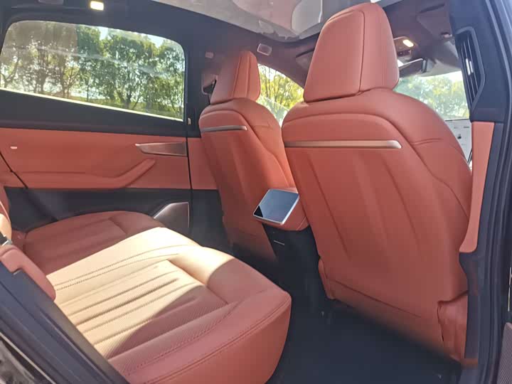 Фото 20 - Nio Onvo L60