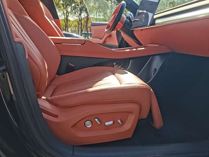 Фото 21 - Nio Onvo L60