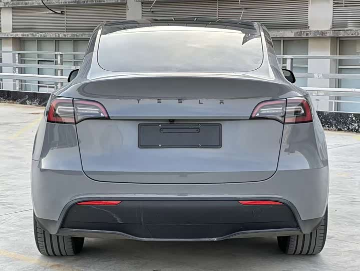 Фото 4 - Tesla Model Y