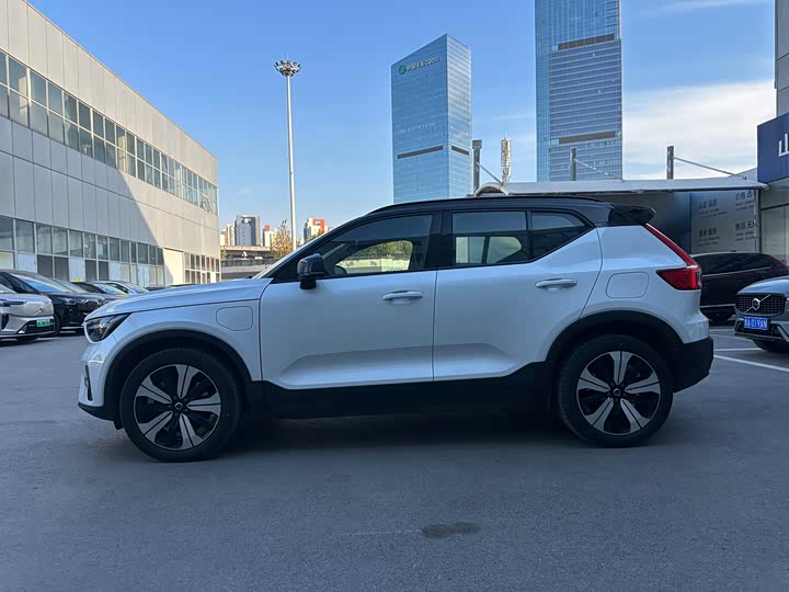 Фото 11 - Volvo XC40 EV