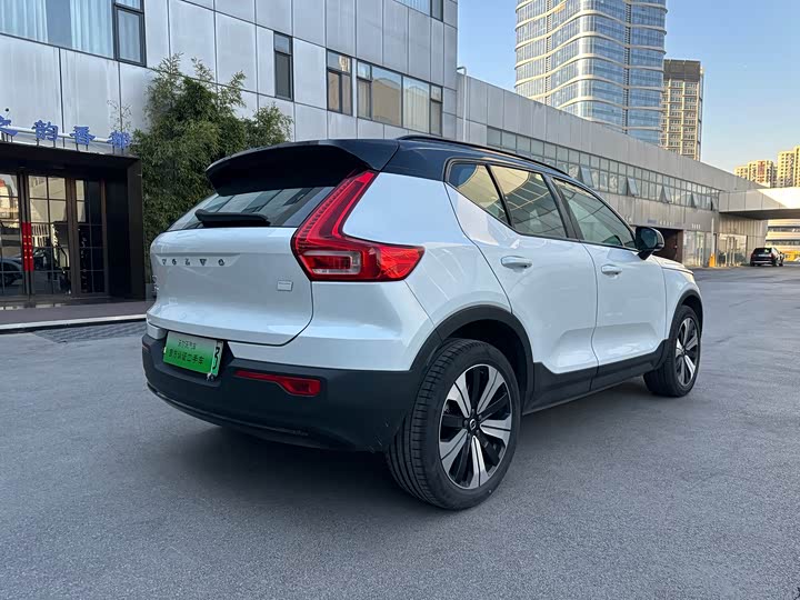 Фото 14 - Volvo XC40 EV