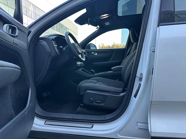 Фото 7 - Volvo XC40 EV