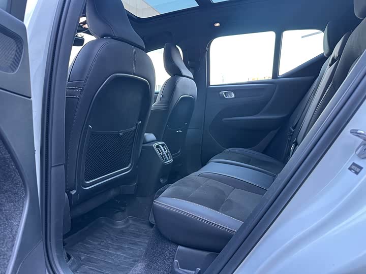 Фото 8 - Volvo XC40 EV