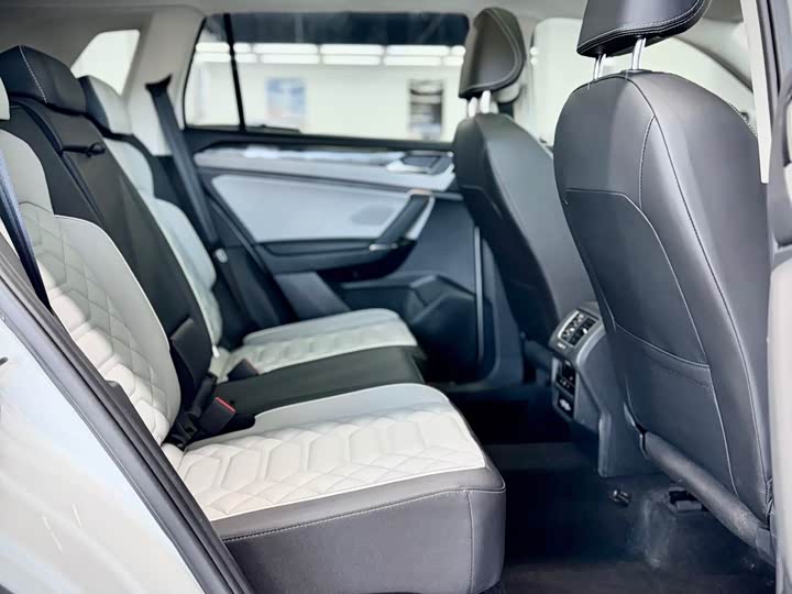 Фото 21 - Volkswagen Tayron