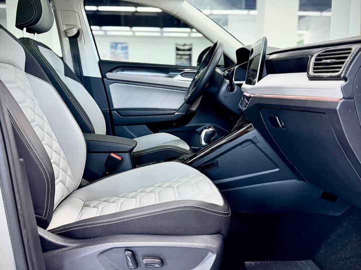 Фото 23 - Volkswagen Tayron