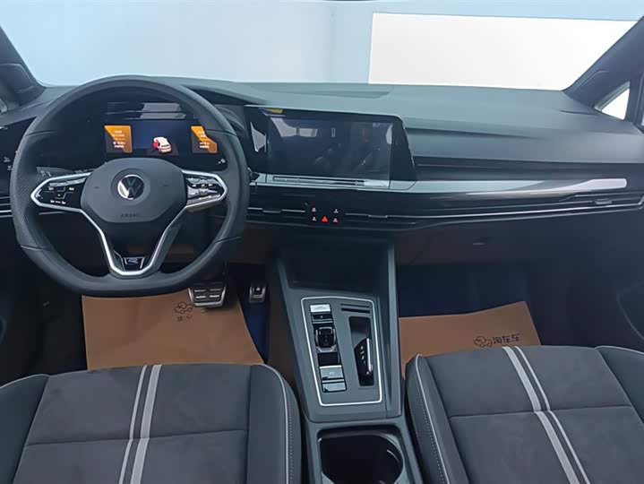 Фото 12 - Volkswagen Golf