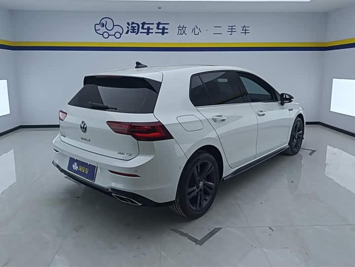 Фото 3 - Volkswagen Golf