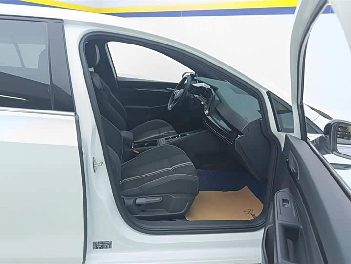 Фото 8 - Volkswagen Golf