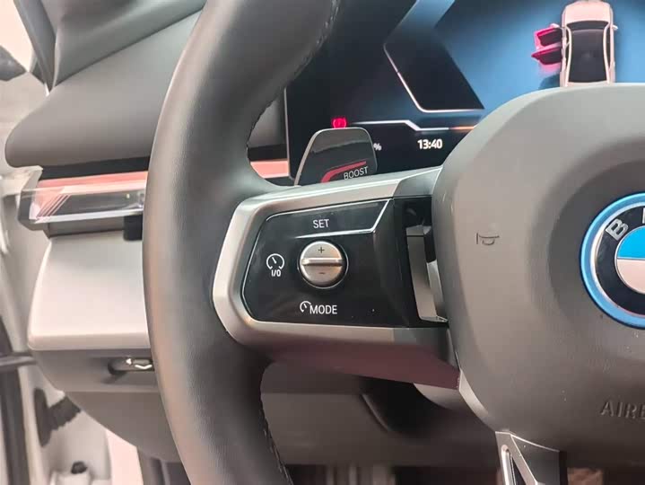 Фото 15 - BMW i5