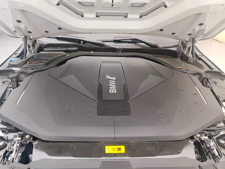 Фото 17 - BMW i5