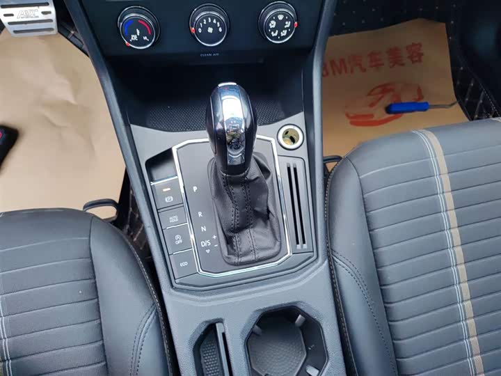 Фото 14 - Volkswagen Lavida