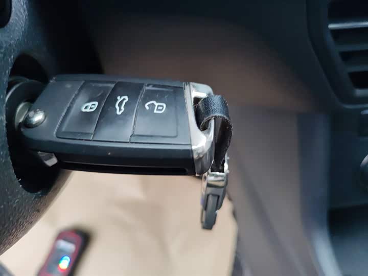 Фото 9 - Volkswagen Lavida