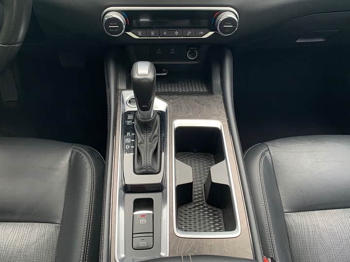 Фото 20 - Nissan Teana