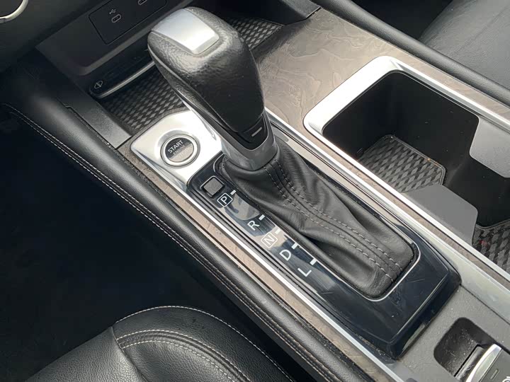 Фото 21 - Nissan Teana