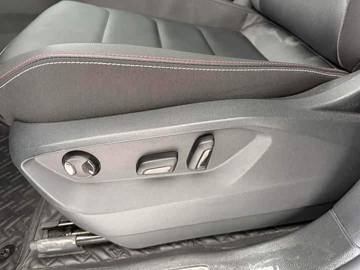 Фото 13 - Volkswagen Tayron