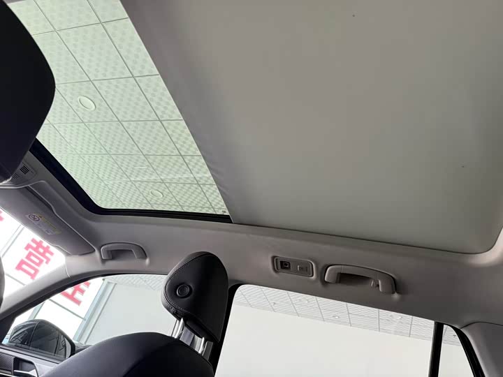 Фото 14 - Volkswagen Tayron