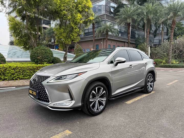 Фото 1 - Lexus RX