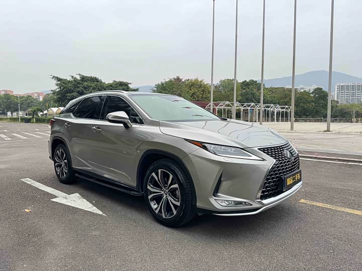 Фото 3 - Lexus RX