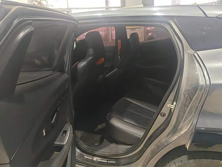 Фото 11 - Changan UNI-T