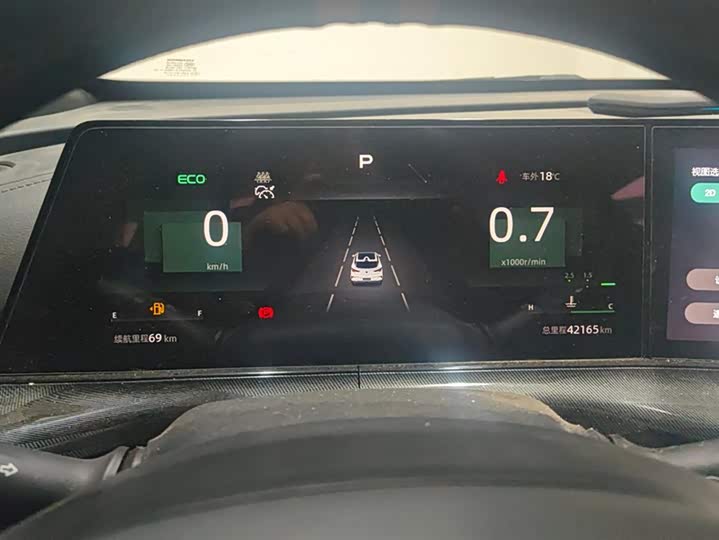 Фото 14 - Changan UNI-T