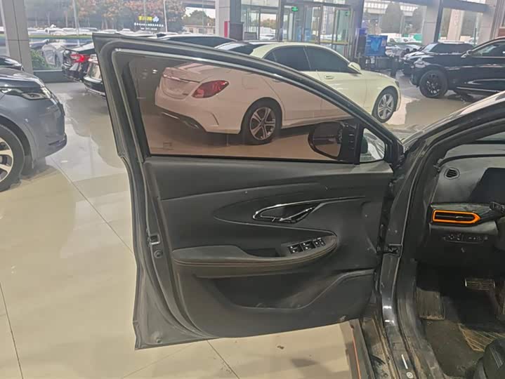 Фото 7 - Changan UNI-T