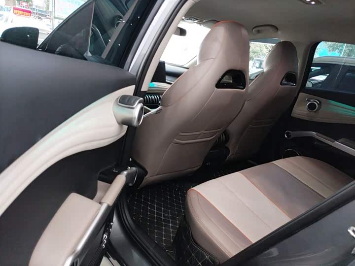 Фото 17 - BYD Yuan Plus