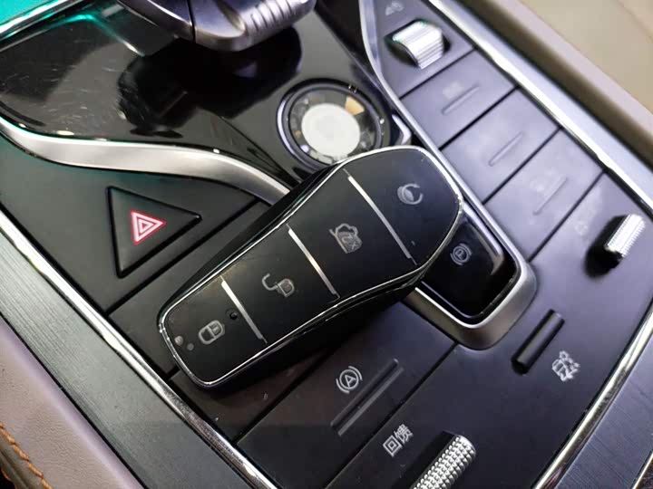 Фото 9 - BYD Yuan Plus