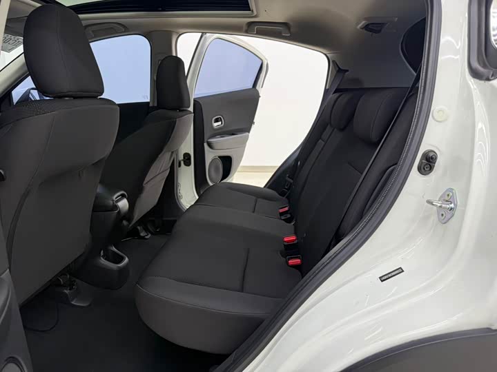 Фото 15 - Honda Vezel