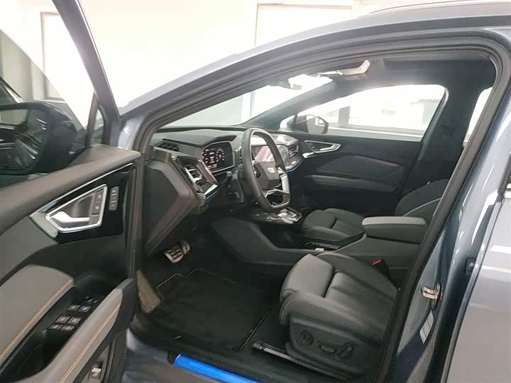 Фото 16 - Audi Q4 e-tron