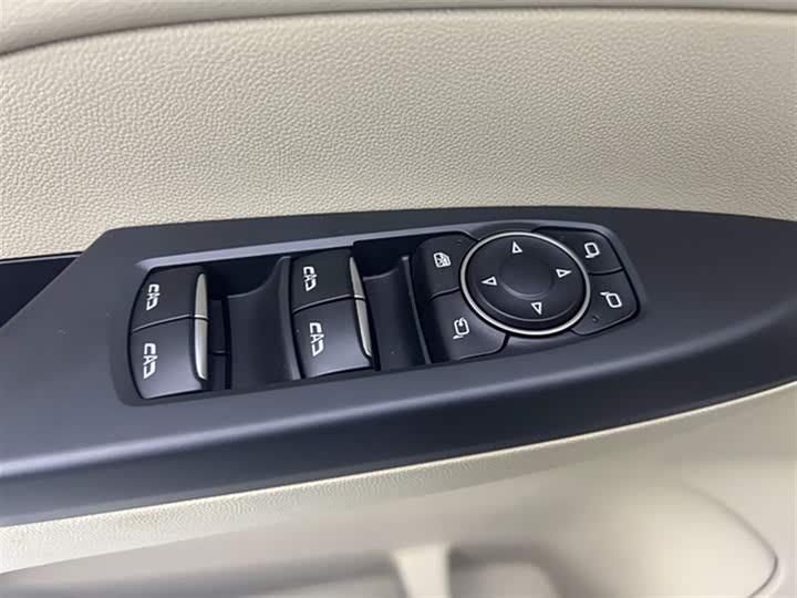 Фото 22 - Buick GL8 ES