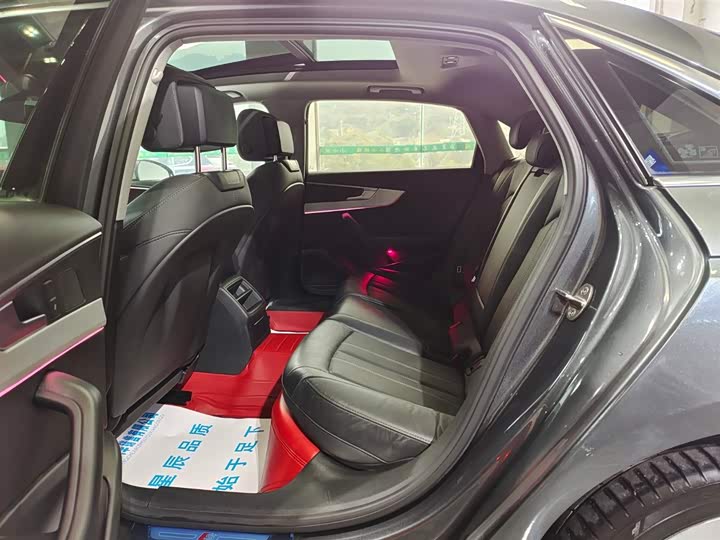 Фото 13 - Audi A4L