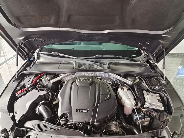 Фото 15 - Audi A4L