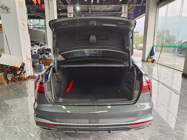 Фото 16 - Audi A4L