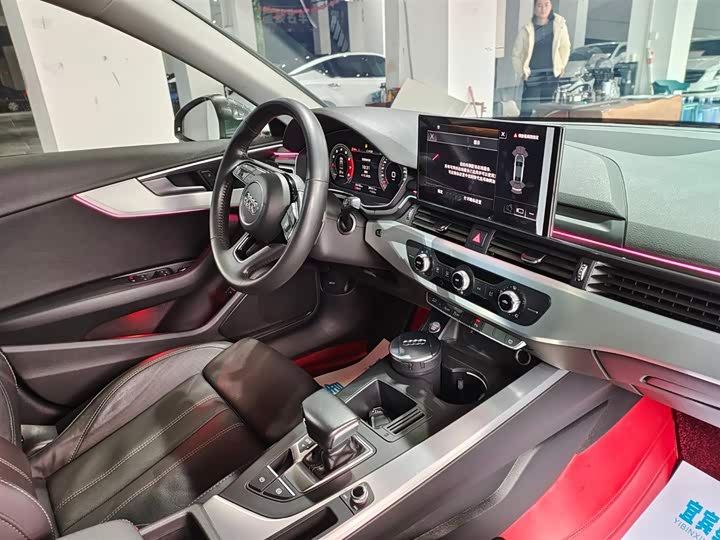 Фото 9 - Audi A4L