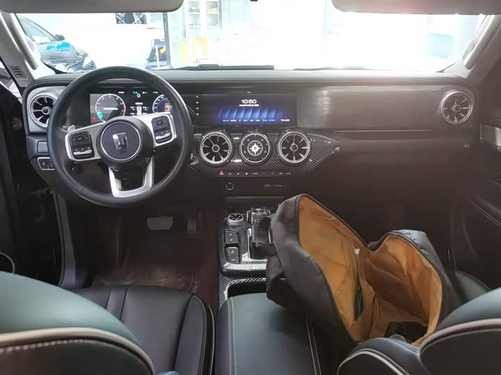 Фото 10 - Tank 300